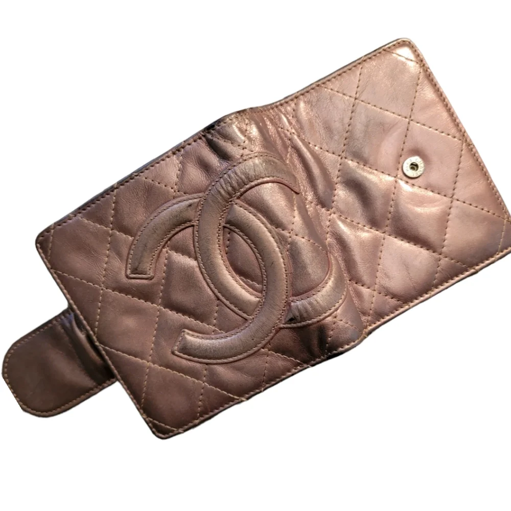 CHANEL | Lavender Cotton Club Interlocking CC Logo Compact Wallet 2008-'09 - Picture 4 of 16